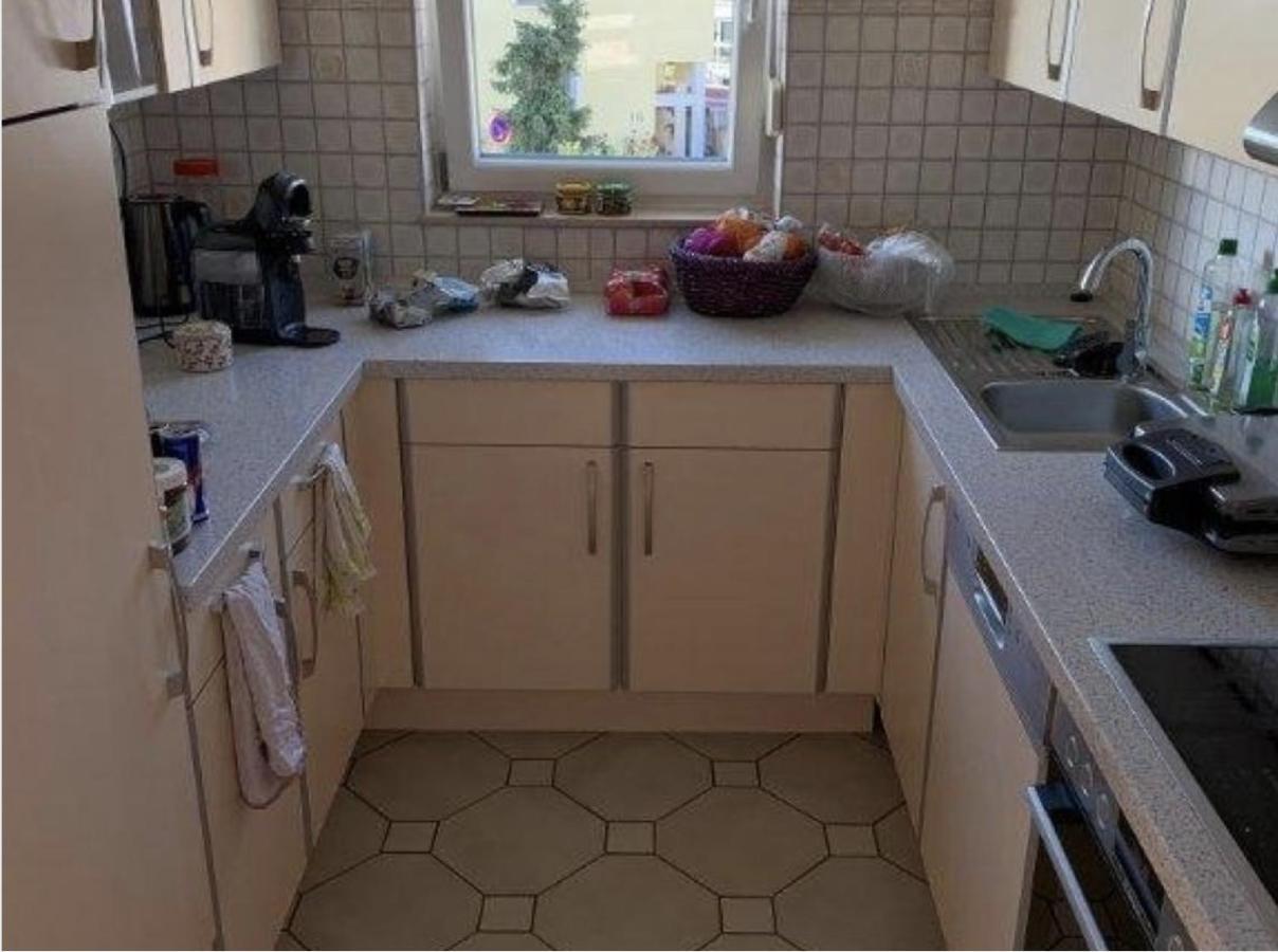 Sonnige 3 Zimmer Wohnung Mit Schoenem Balkon Im Gruenen Ройтлинген Екстериор снимка