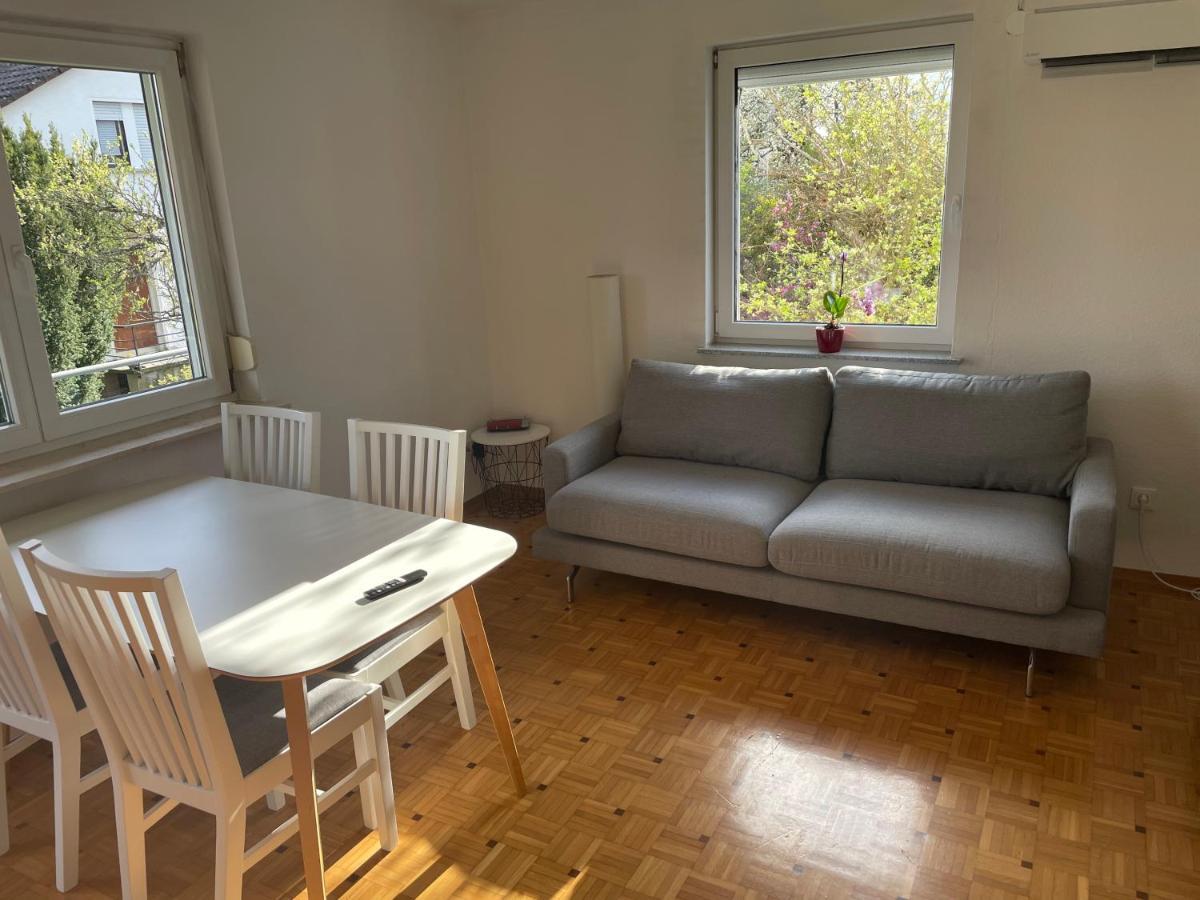 Sonnige 3 Zimmer Wohnung Mit Schoenem Balkon Im Gruenen Ройтлинген Екстериор снимка