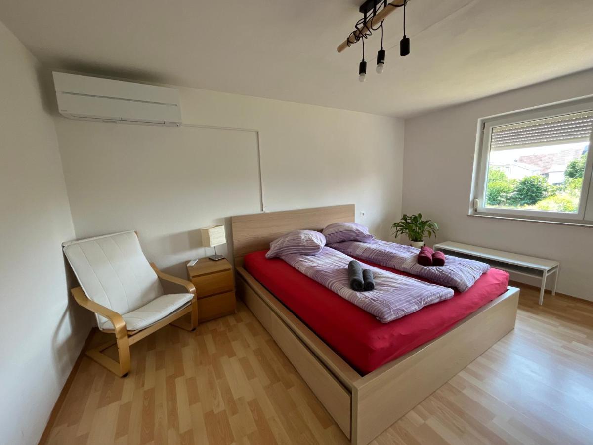 Sonnige 3 Zimmer Wohnung Mit Schoenem Balkon Im Gruenen Ройтлинген Екстериор снимка