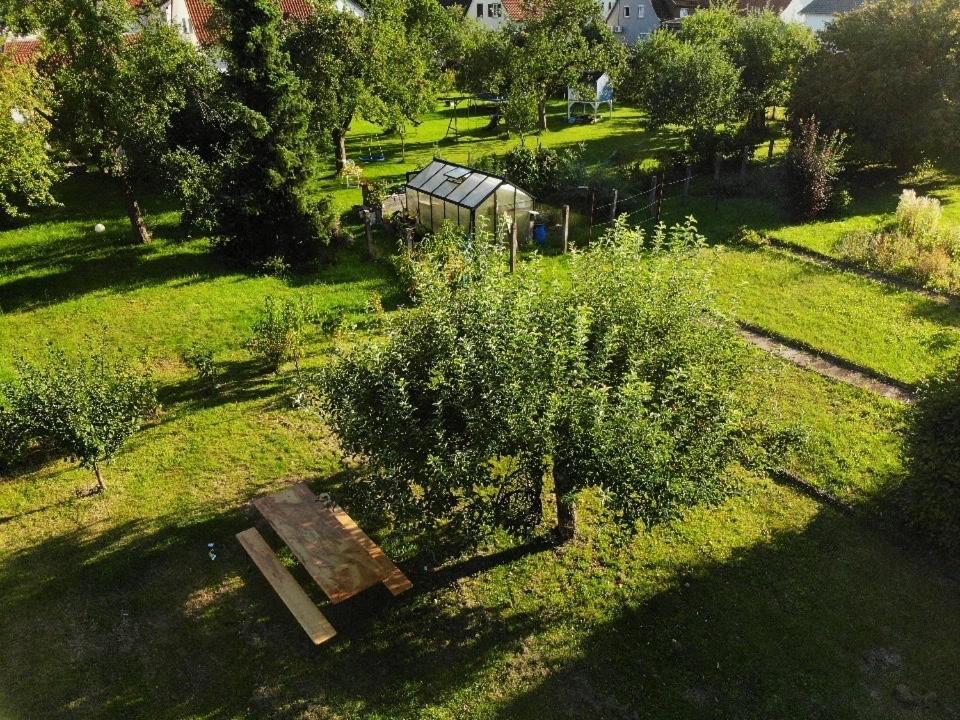 Sonnige 3 Zimmer Wohnung Mit Schoenem Balkon Im Gruenen Ройтлинген Екстериор снимка