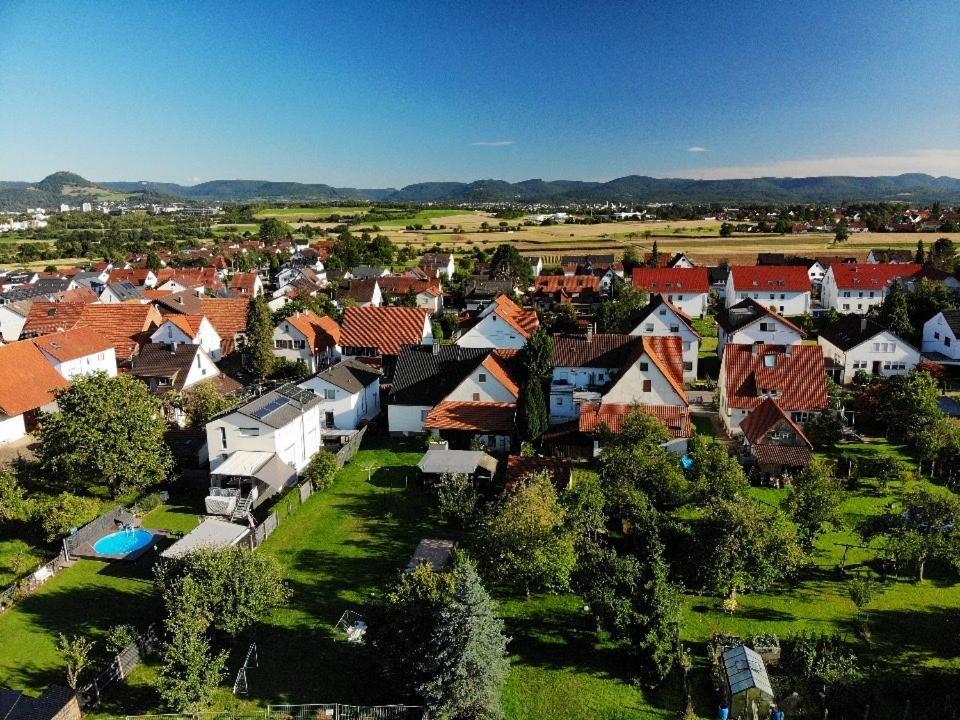 Sonnige 3 Zimmer Wohnung Mit Schoenem Balkon Im Gruenen Ройтлинген Екстериор снимка