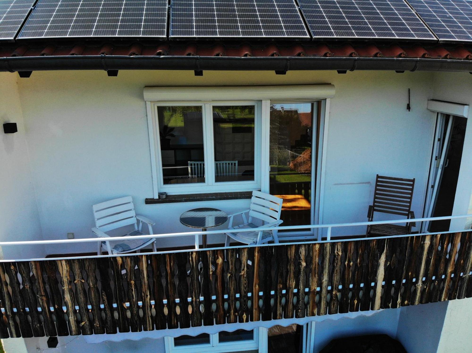 Sonnige 3 Zimmer Wohnung Mit Schoenem Balkon Im Gruenen Ройтлинген Екстериор снимка