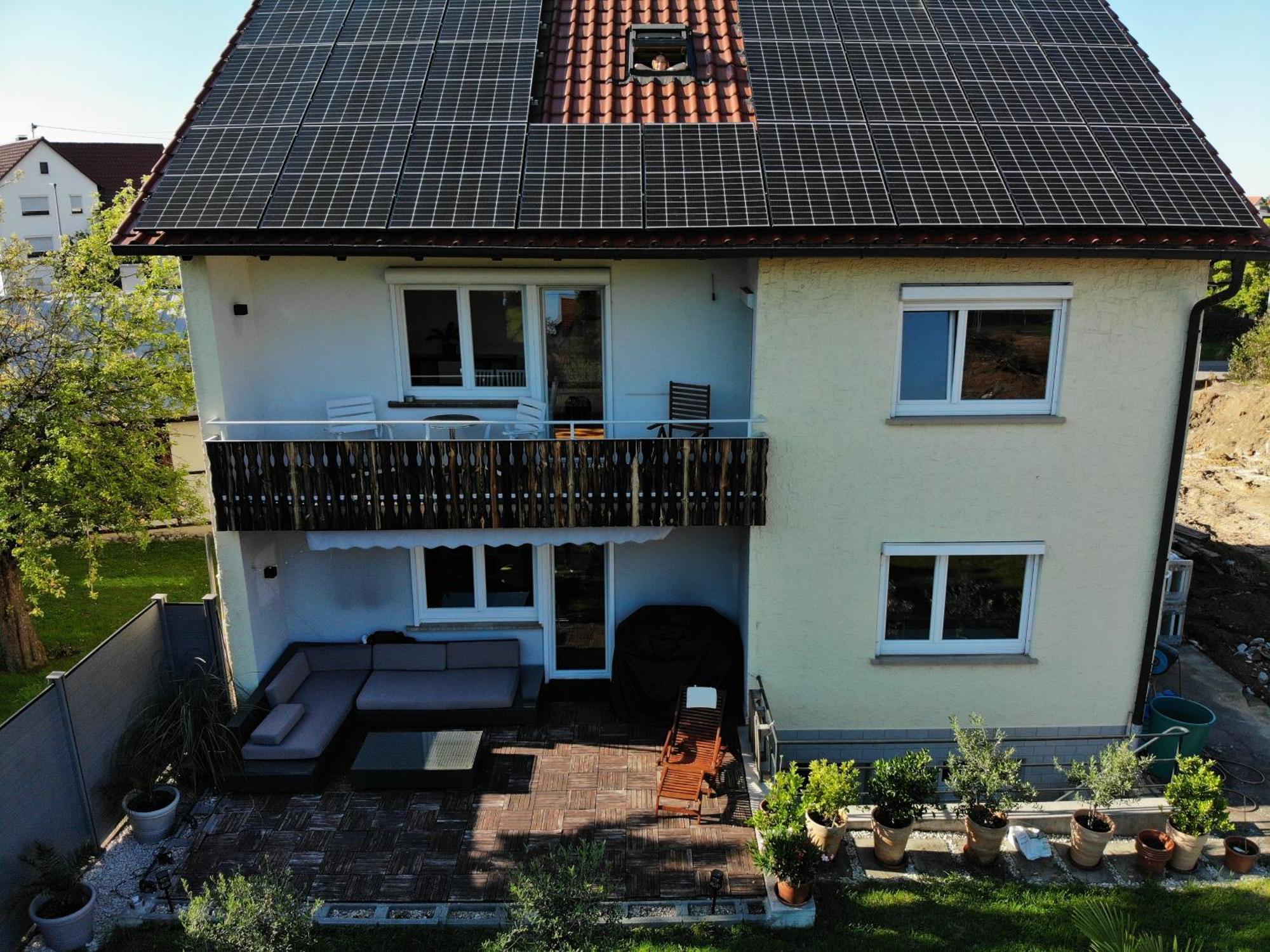 Sonnige 3 Zimmer Wohnung Mit Schoenem Balkon Im Gruenen Ройтлинген Екстериор снимка
